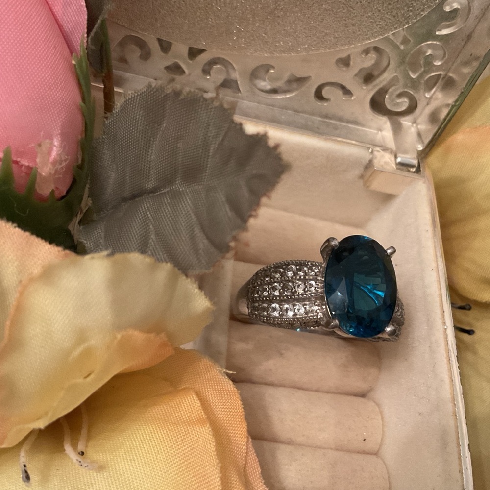 NEW WITHOUT TAGS JTV 925 STERLING SILVER LONDON BLUE TOPAZ AND CZ RING SIZE 10